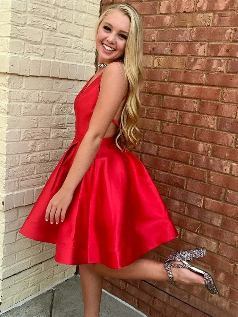 Robe de bal courte rouge élégante à col en V et dos nu pour femme