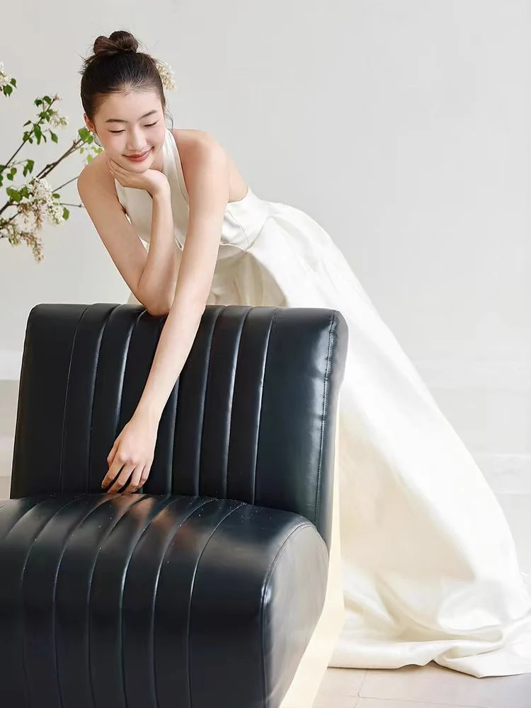 Robe de mariée simple à col en V et dos nu, 100 % taffetas de soie, avec poches