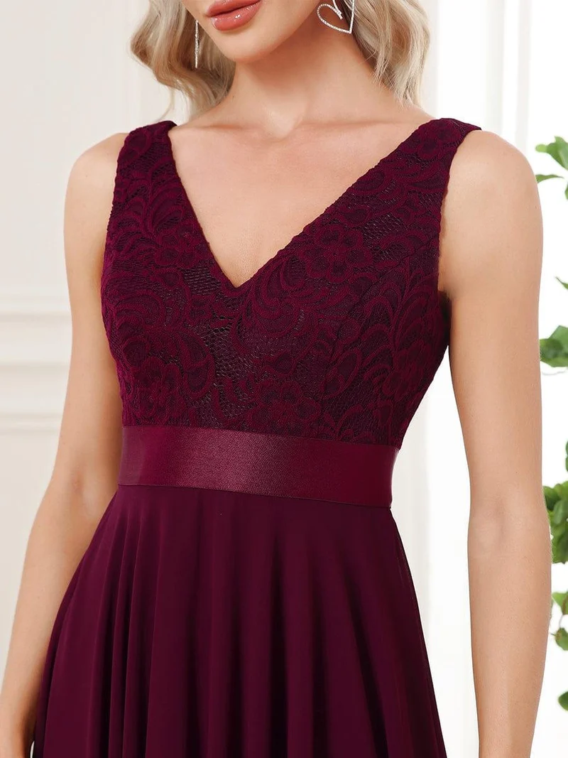 ever COSTA|Robe mariage invitée en dentelle à col en V mi-longue fluide