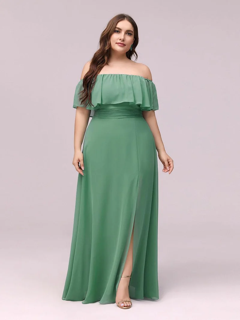 Robe de demoiselle d'honneur grande talle à volants et épaules dénudées