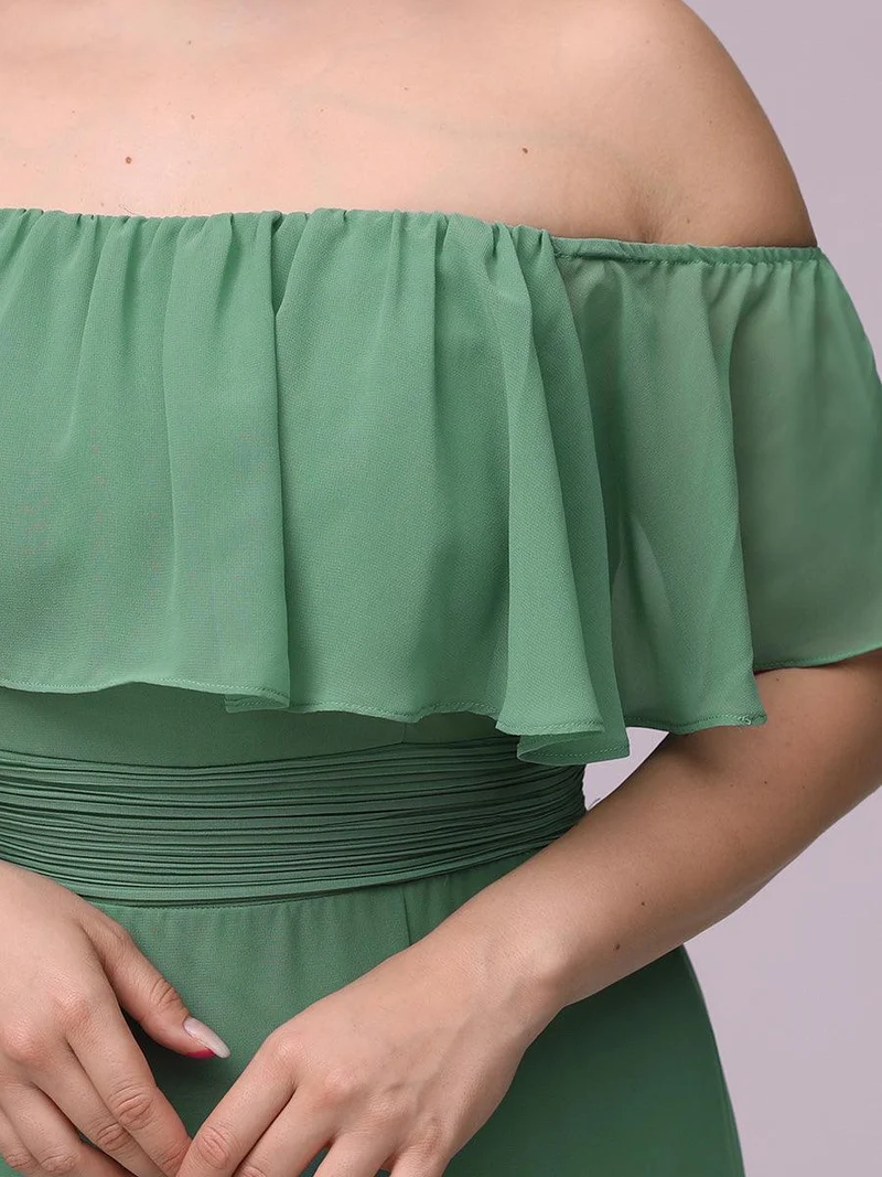Robe de demoiselle d'honneur grande talle à volants et épaules dénudées