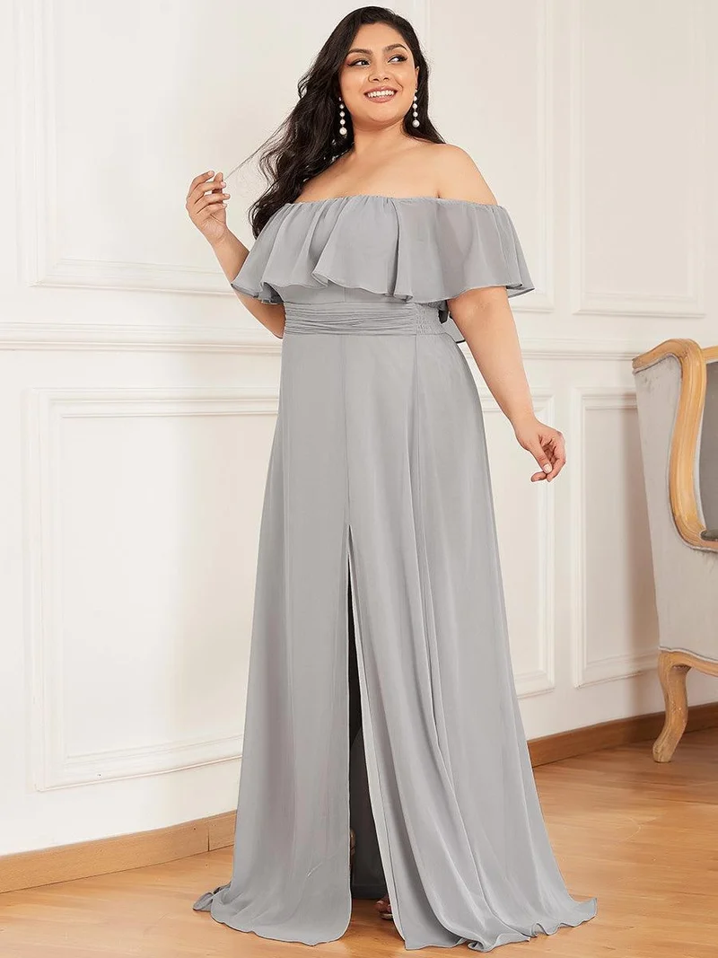 Robe de demoiselle d'honneur grande talle à volants et épaules dénudées