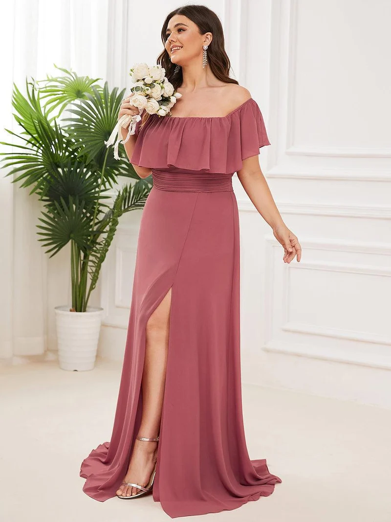 Robe de demoiselle d'honneur grande talle à volants et épaules dénudées