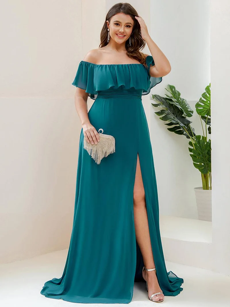 Robe de demoiselle d'honneur grande talle à volants et épaules dénudées