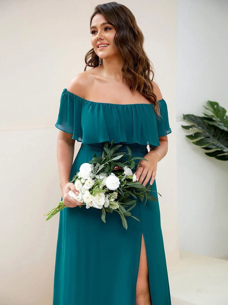 Robe de demoiselle d'honneur grande talle à volants et épaules dénudées
