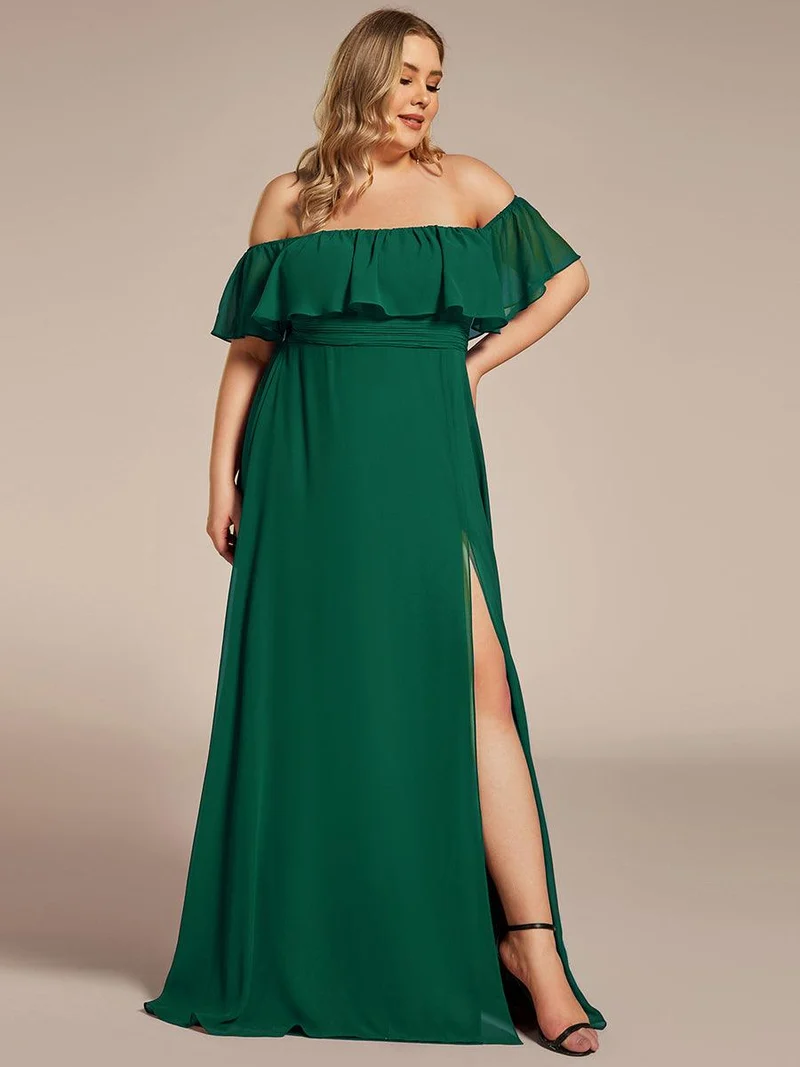 Robe de demoiselle d'honneur grande talle à volants et épaules dénudées