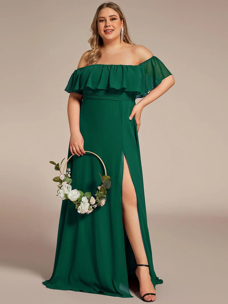 Robe de demoiselle d'honneur grande talle à volants et épaules dénudées