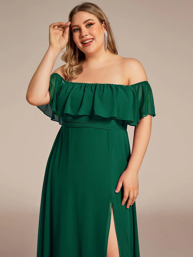 Robe de demoiselle d'honneur grande talle à volants et épaules dénudées