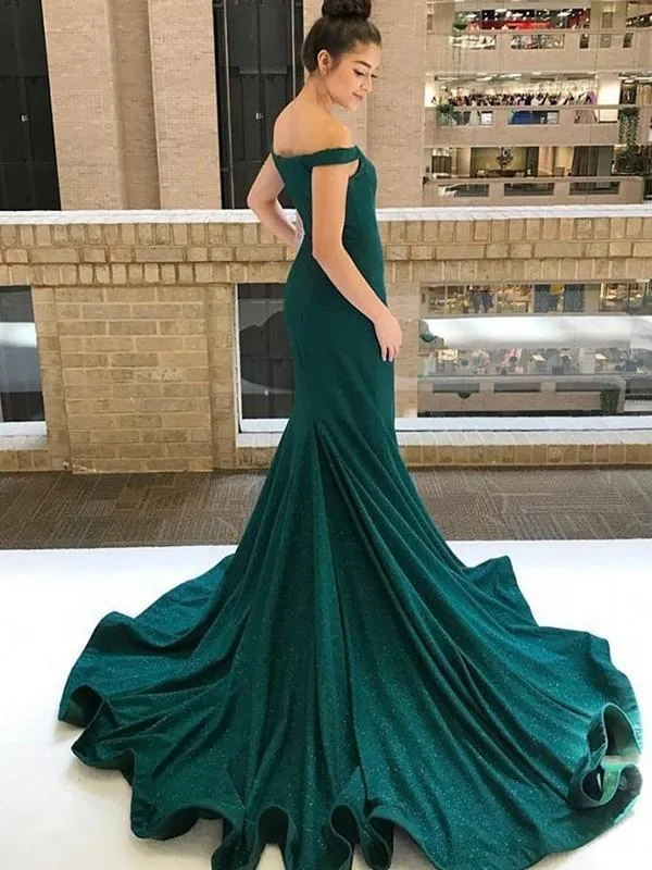 Robe de soirée sirène vert foncé à épaules dénudées, avec paillettes scintillantes et traîne chapelle