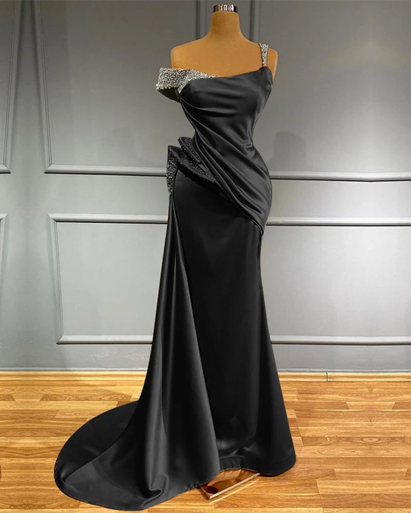 Robe de soirée sirène élégante à volants et épaules dénudées avec détails perlés