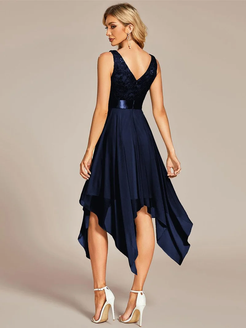 ever COSTA|Robe demoiselle d'honneur irrégulière en dentelle en mousseline avec col en V pour femme