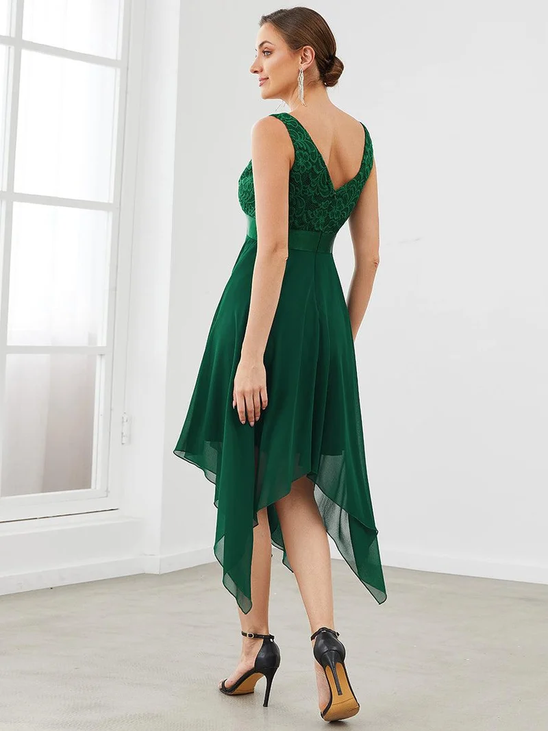 ever COSTA|Robe demoiselle d'honneur irrégulière en dentelle en mousseline avec col en V pour femme