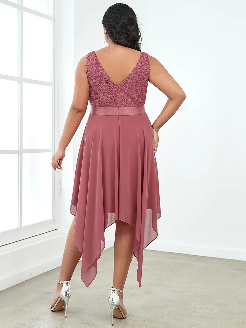 ever COSTA|Robe demoiselle d'honneur irrégulière en dentelle en mousseline avec col en V pour femme
