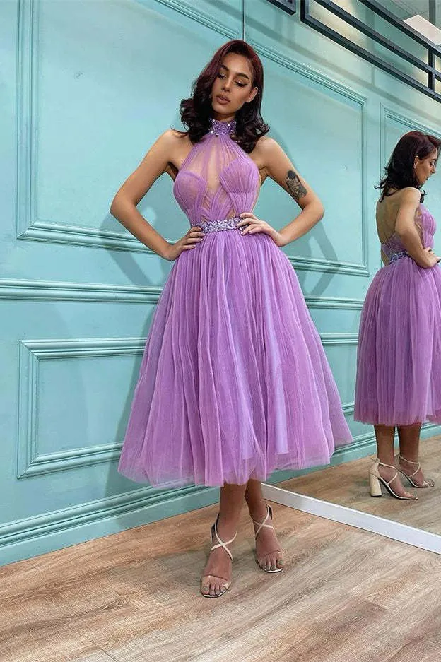 Robe de bal courte en tulle lavande élégante à col haut et corsage perlé