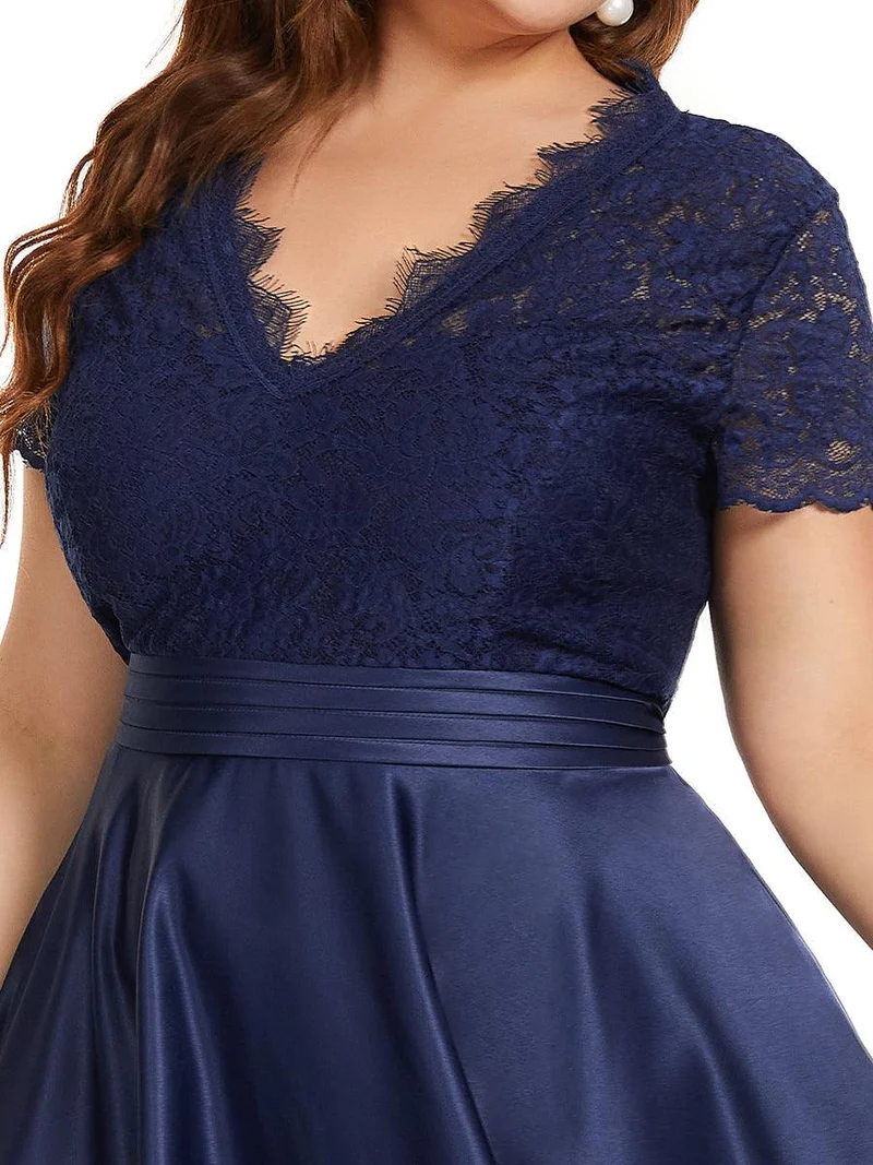 pretty HARLEY|Robe de cocktail mi-longue en dentelle à manches longues et col en V de grande taille
