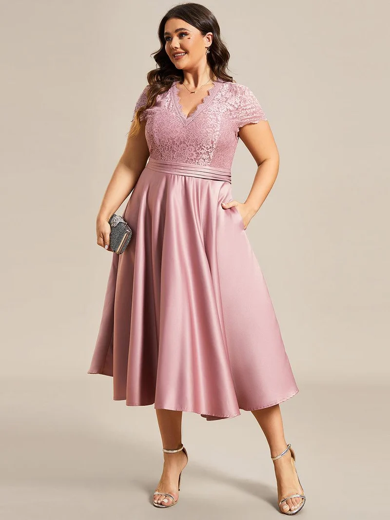 pretty HARLEY|Robe de cocktail mi-longue en dentelle à manches longues et col en V de grande taille