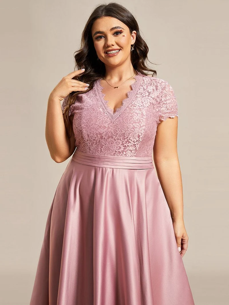 pretty HARLEY|Robe de cocktail mi-longue en dentelle à manches longues et col en V de grande taille