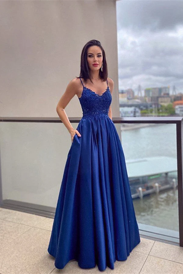Robe de bal élégante bleu roi coupe trapèze avec appliques en dentelle et poches pratiques