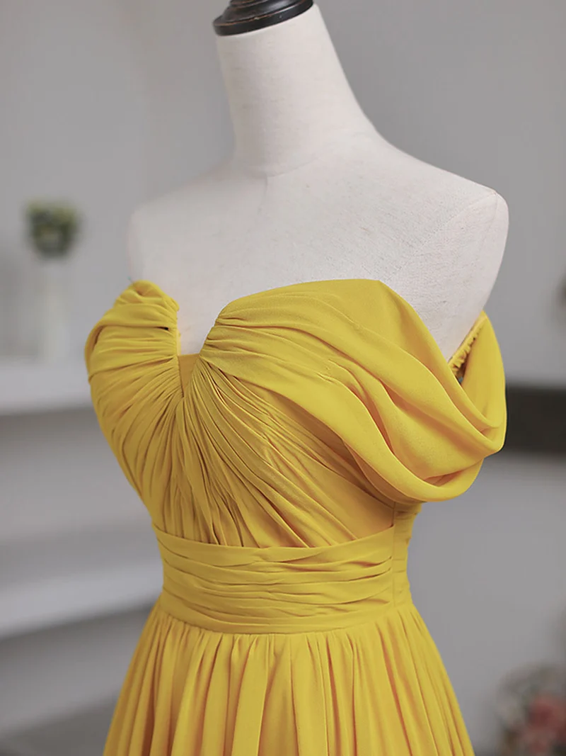 Robe de bal trapèze élégante en mousseline jaune à épaules dénudées et longueur au sol avec dos lacé