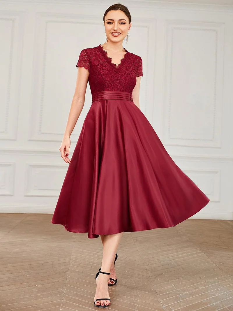 ever HARLEY|Élégante robe de soirée mi-longue à manches courtes et à fleurs brodées à col en V