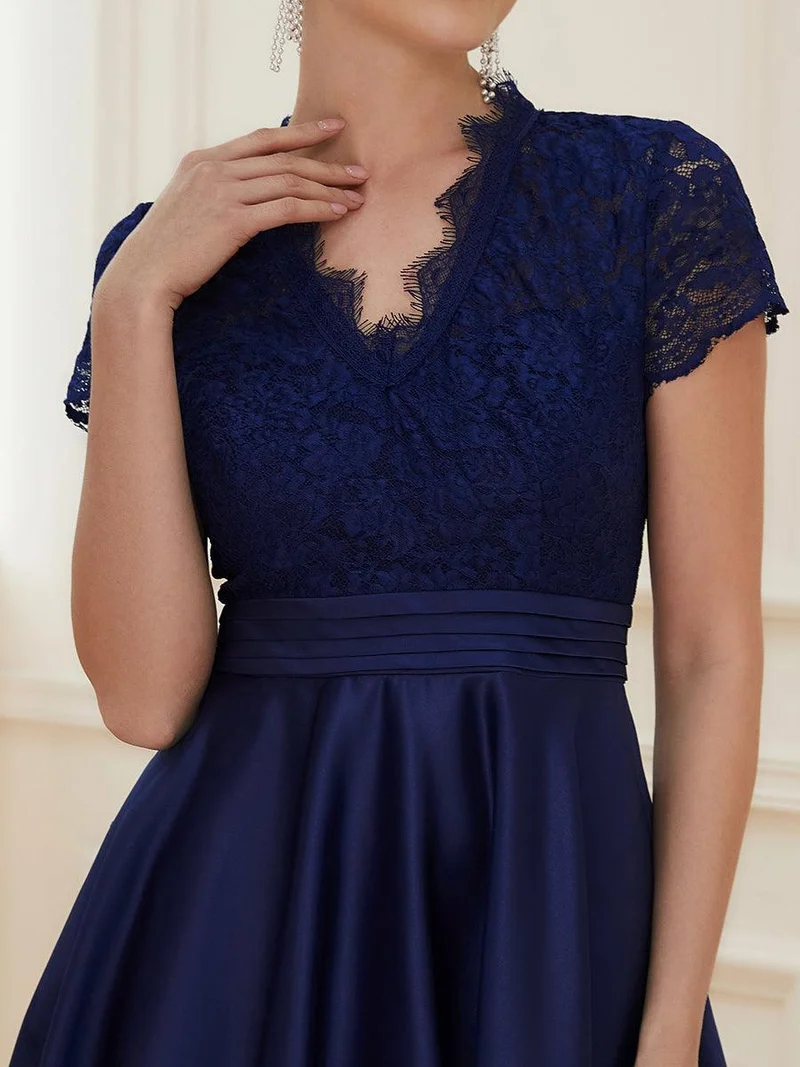 ever HARLEY|Élégante robe de soirée mi-longue à manches courtes et à fleurs brodées à col en V