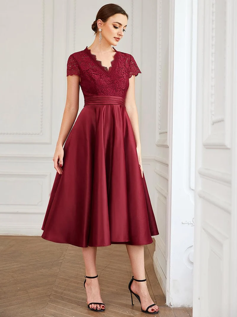 ever HARLEY|Élégante robe de soirée mi-longue à manches courtes et à fleurs brodées à col en V