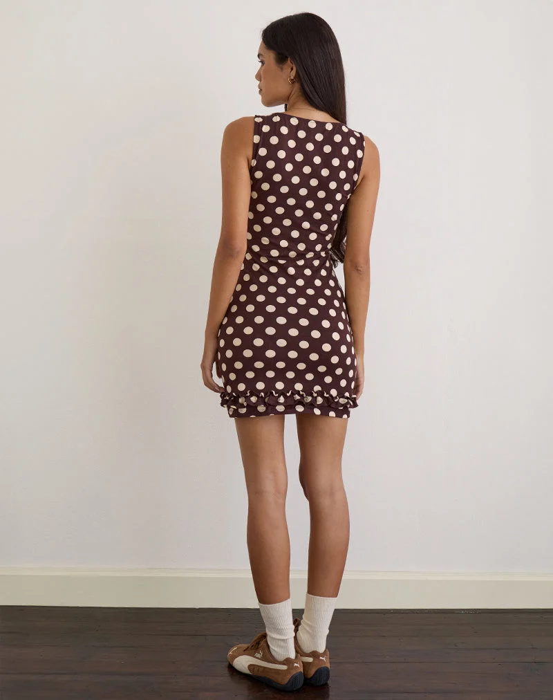 Mini robe à ourlet volant Vadora en marron avec gros pois crème