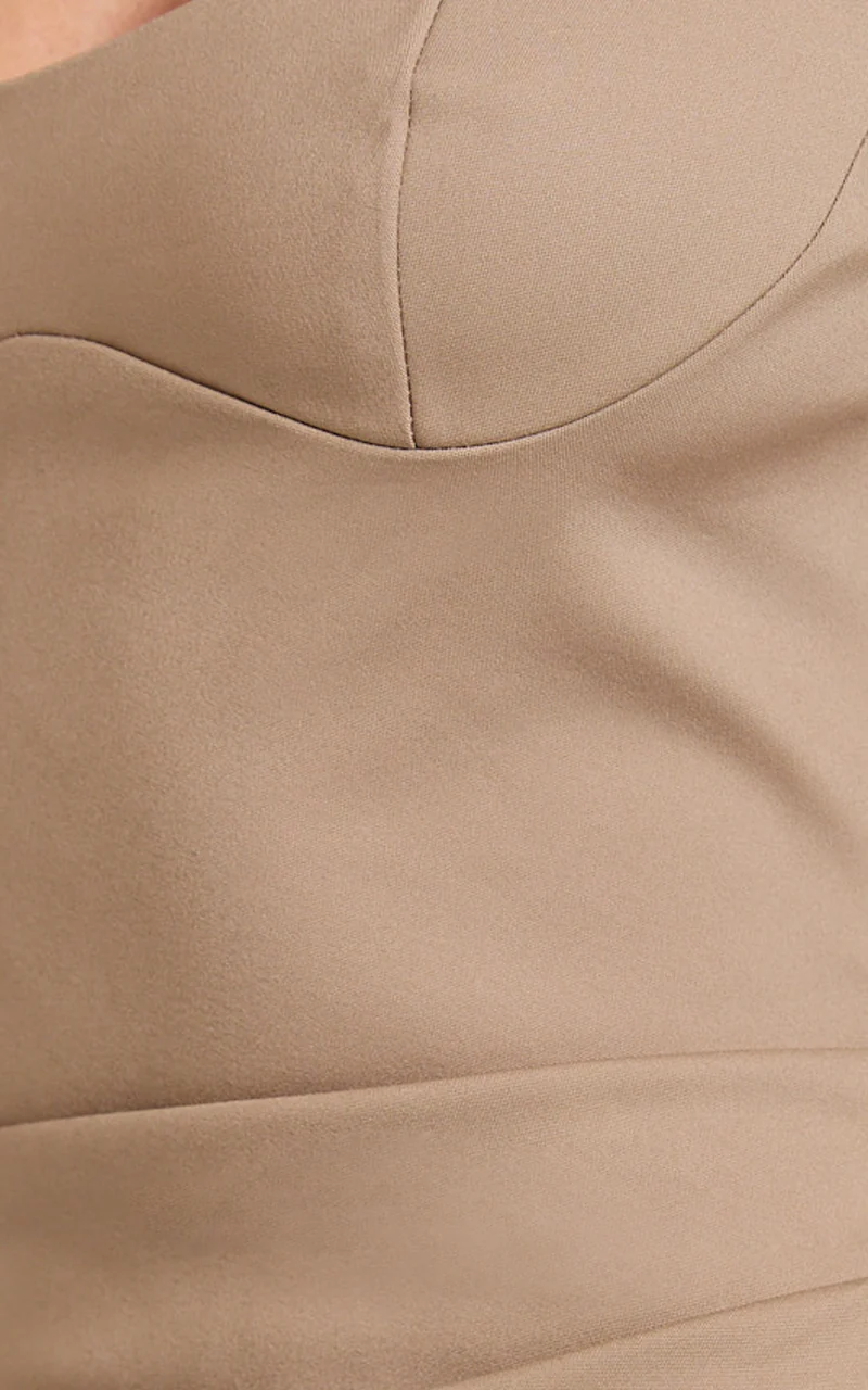 Benita Midi Dress - Scoop Neck Ruched Fitted Dress in Mocha