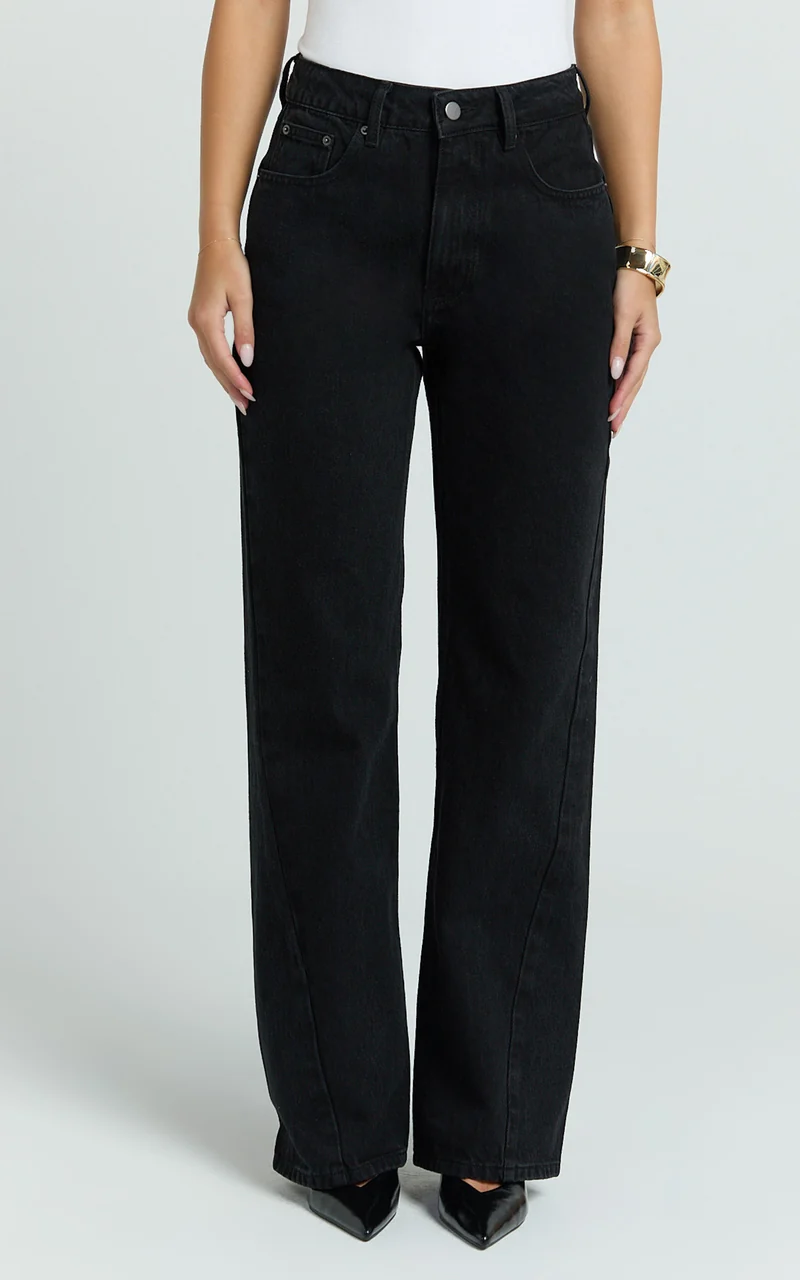 Abbie Jeans - Mid Rise Straight Leg Recycled Denim Jeans in Clean Black