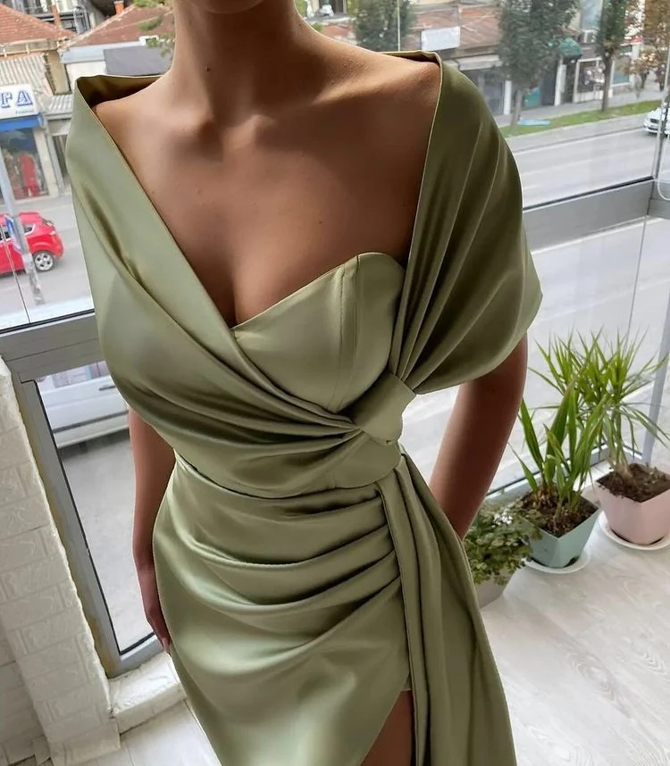 Robe de bal élégante à volants et col en V, couleur sauge : parfaite pour les occasions spéciales