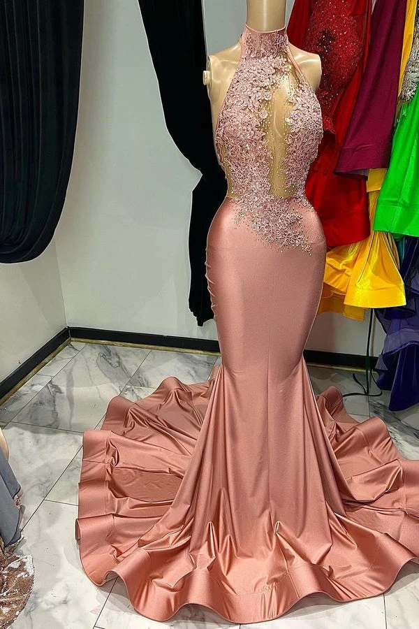 Robe de bal sirène rouge corail élégante avec licou sans manches et appliqués