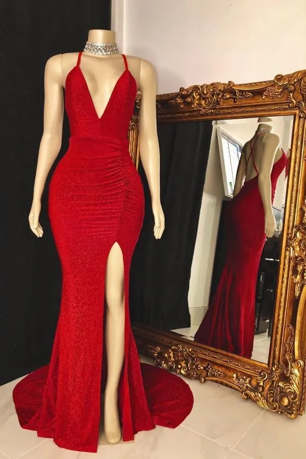 Robe de bal rouge élégante sans manches avec décolleté en V et détails froncés