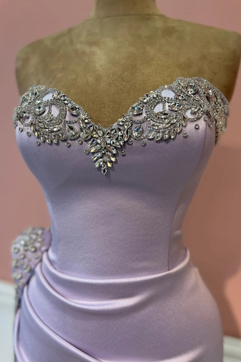 Robe de bal élégante violette à décolleté en cœur avec corsage perlé et fente latérale haute