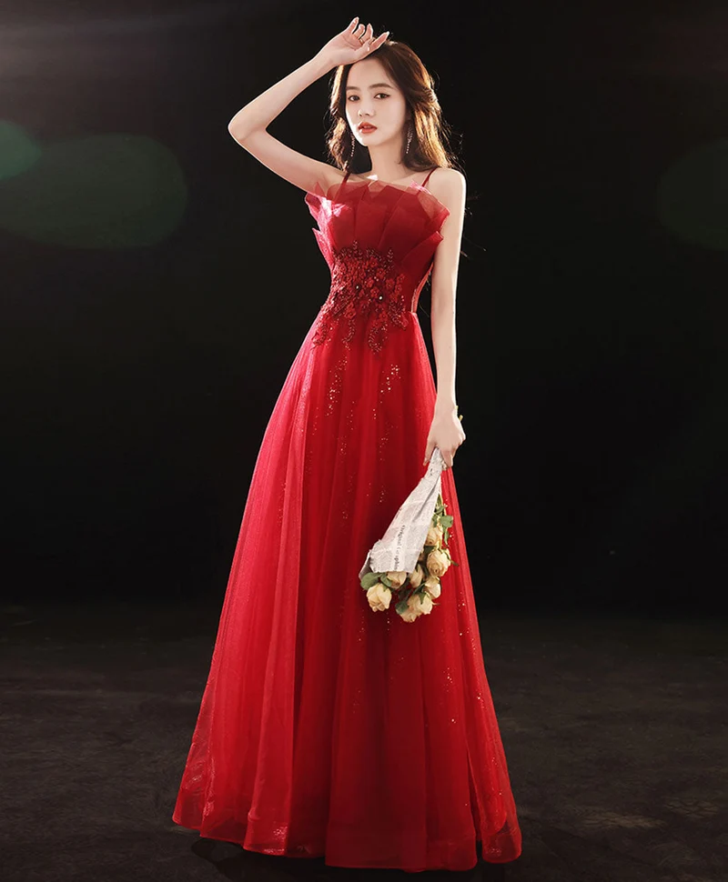 Robe de bal longue élégante en tulle bordeaux avec coupe trapèze