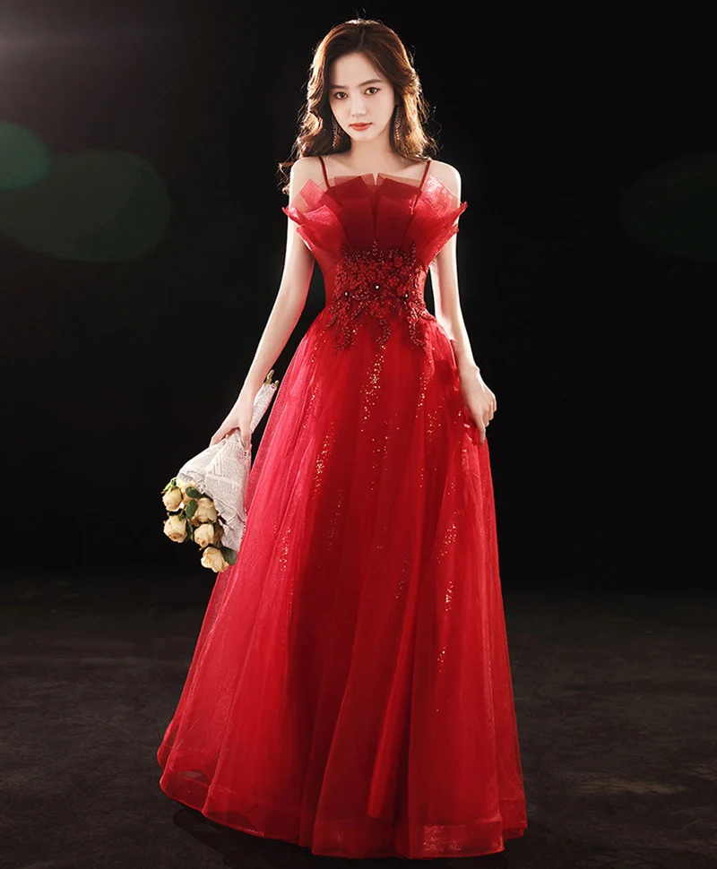 Robe de bal longue élégante en tulle bordeaux avec coupe trapèze