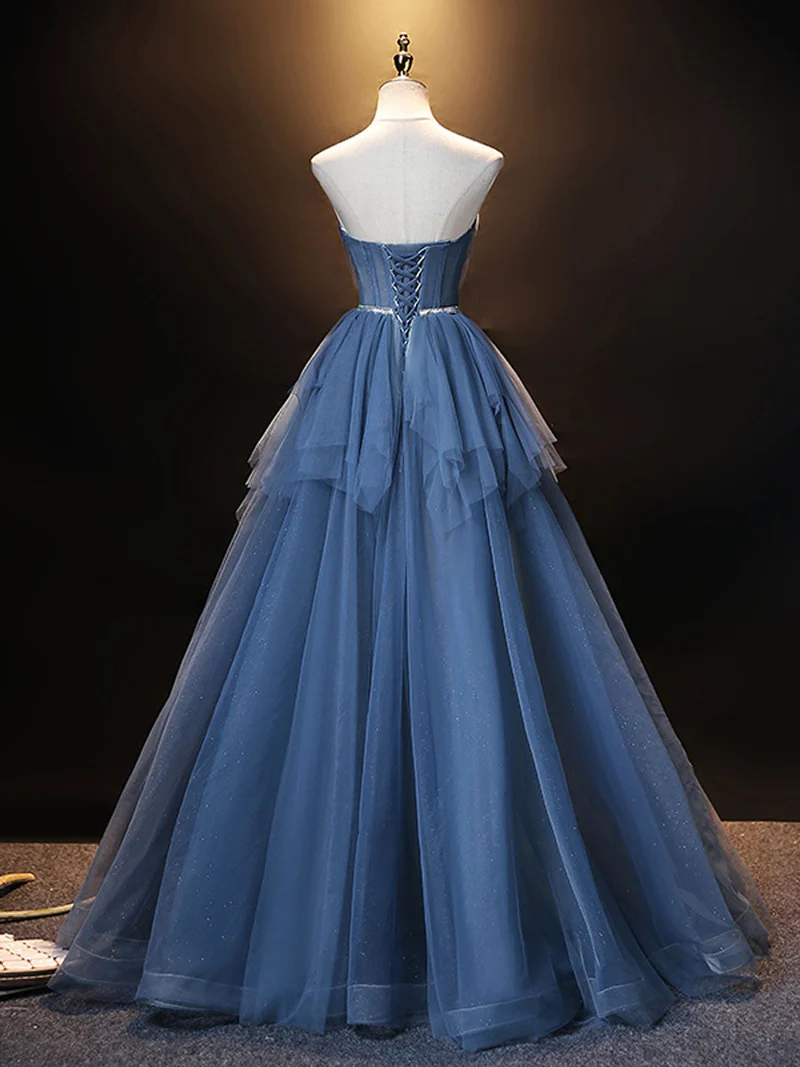 Robe de soirée longue en tulle bleu élégant avec décolleté en cœur et longueur au sol