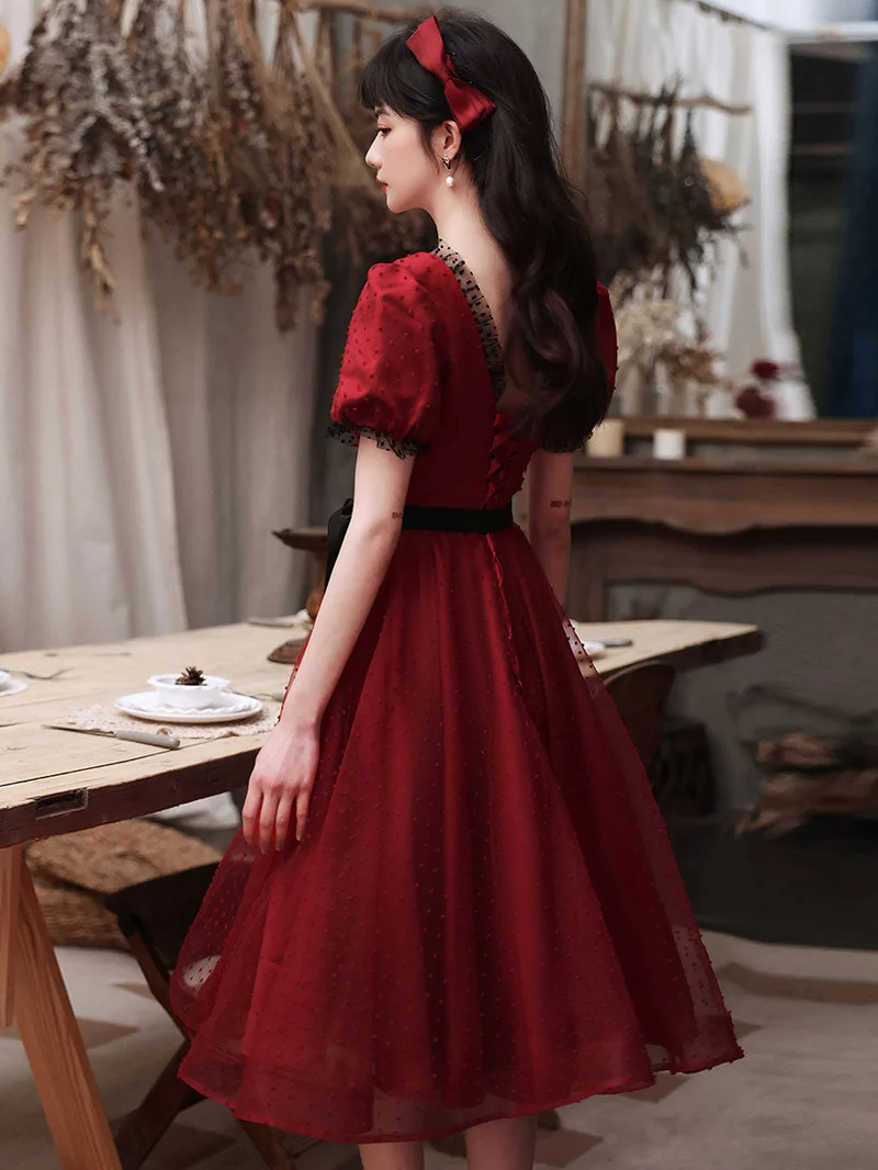Robe de bal courte élégante en tulle bordeaux pour demoiselles d'honneur