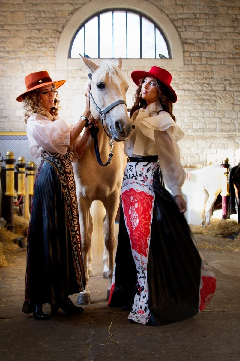 Jupe western noir et rouge