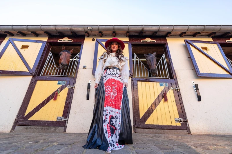 Jupe western noir et rouge