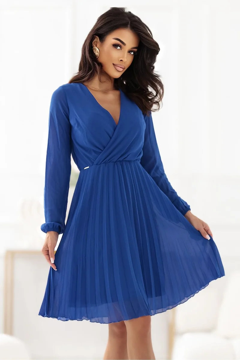 Robe de cocktail plissée manches longues