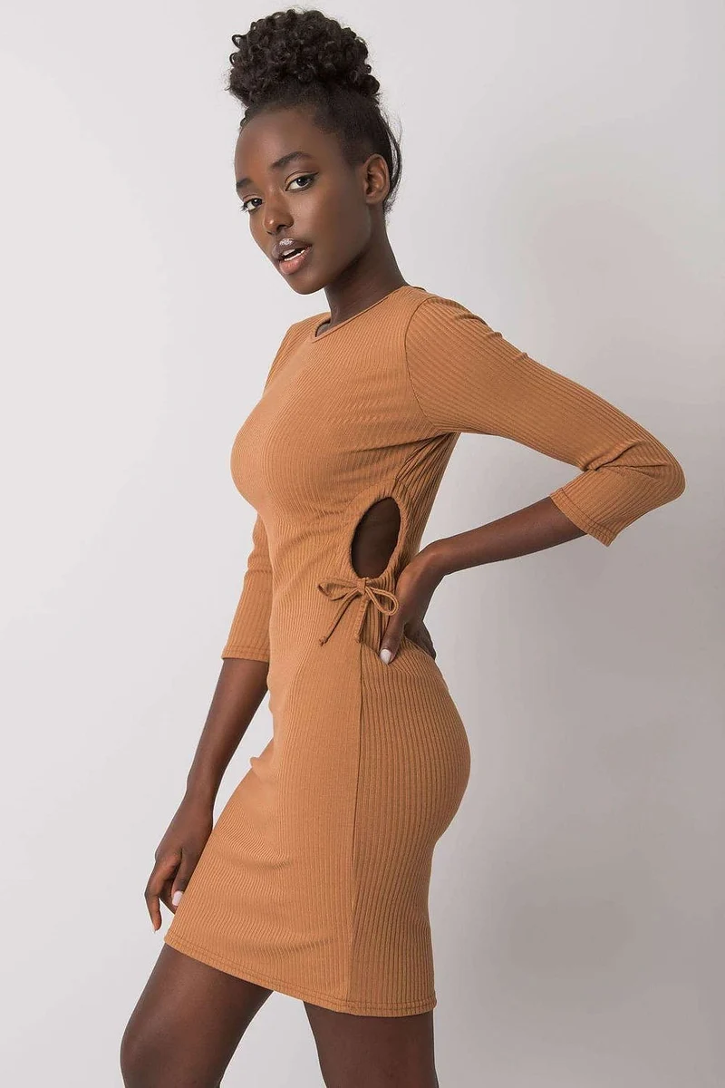 Robe moulante casual manches trois-quarts