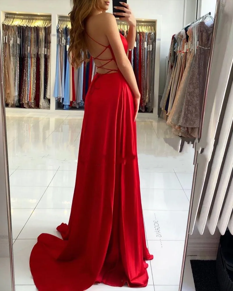 Robe de bal rouge élégante à col en V et fente haute pour les occasions spéciales