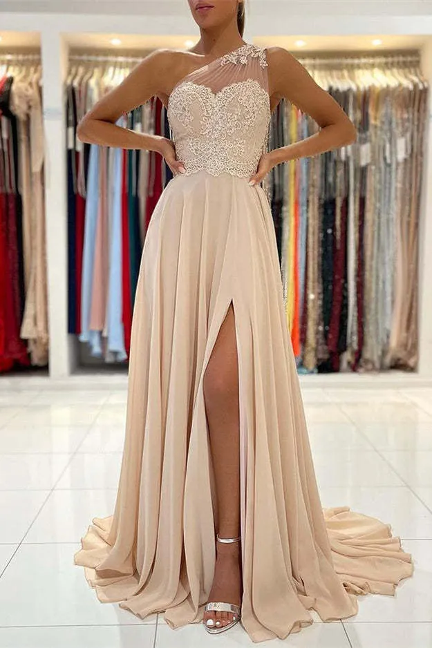 Robe de bal élégante à une épaule avec appliques en dentelle : coupe trapèze, fente haute, longueur au sol