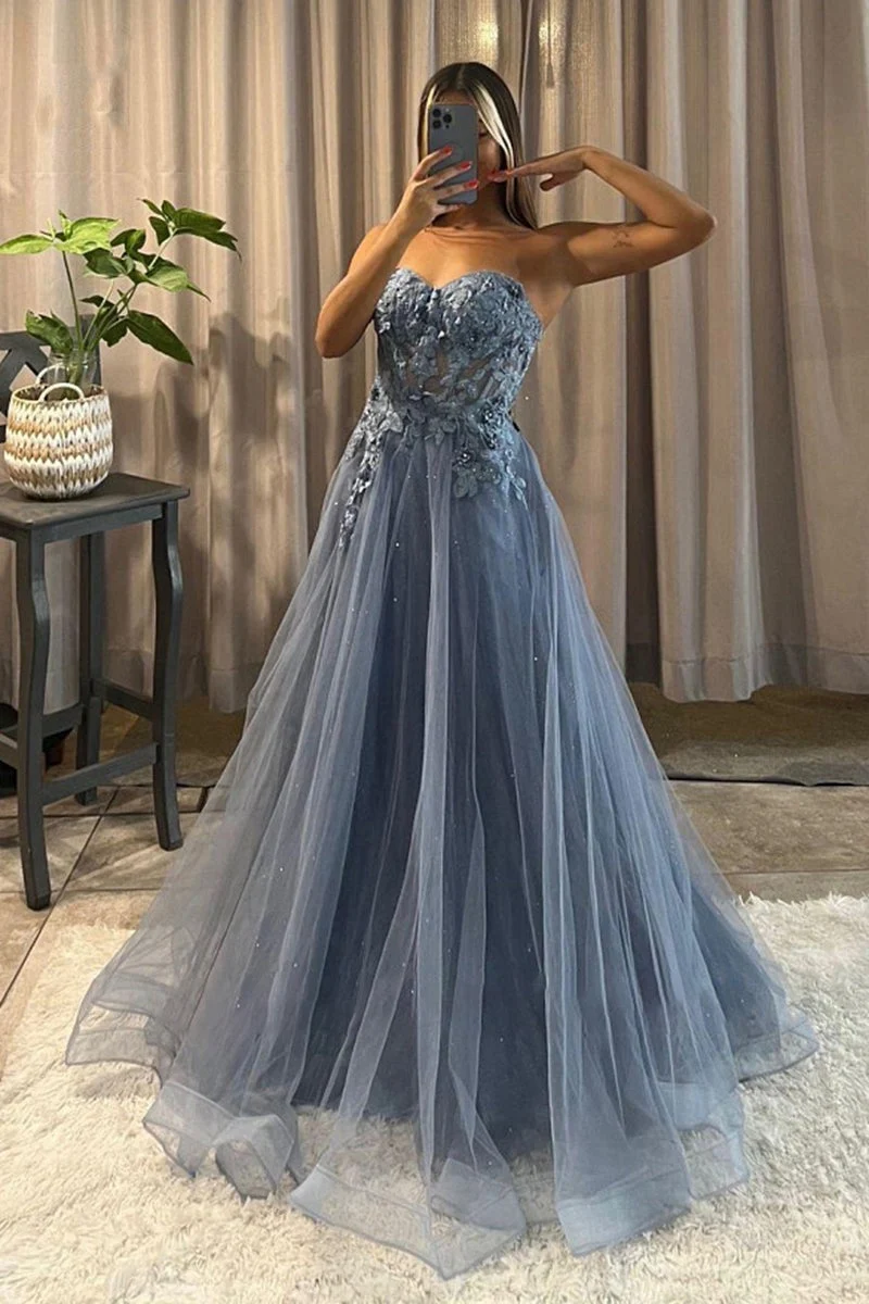 Robe de bal élégante en tulle coupe trapèze avec décolleté en cœur et appliques de perles délicates