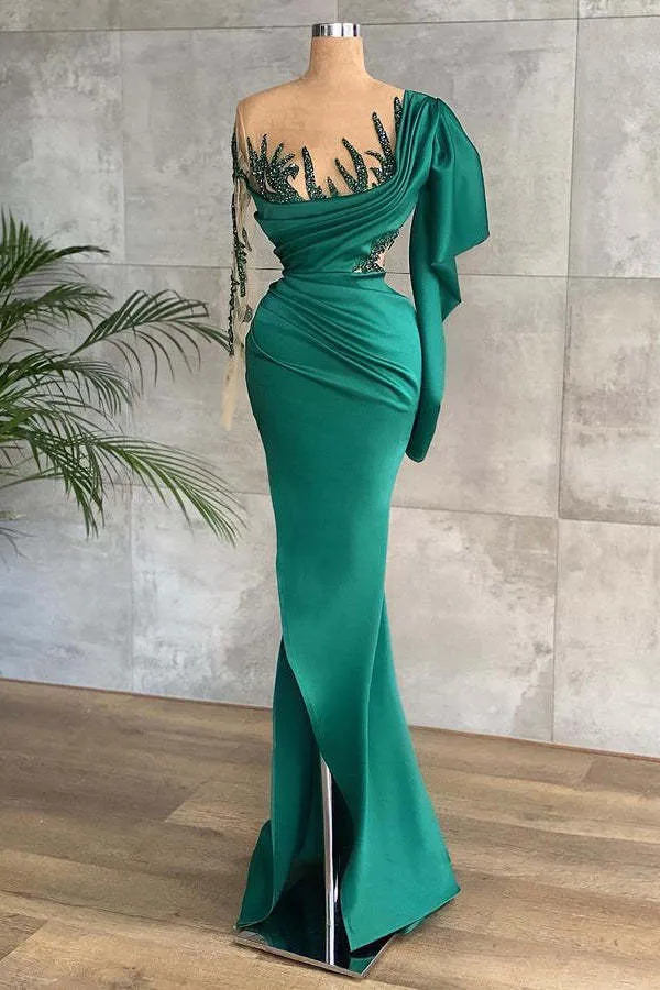 Robe de bal élégante vert émeraude à perles, manches longues plissées et volants
