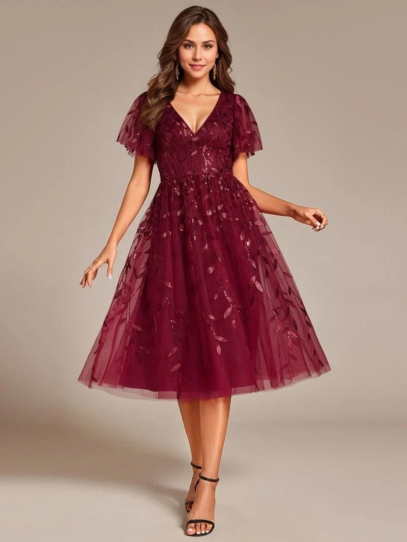 Robe de soirée bordeaux midi en tulle avec paillettes et broderies