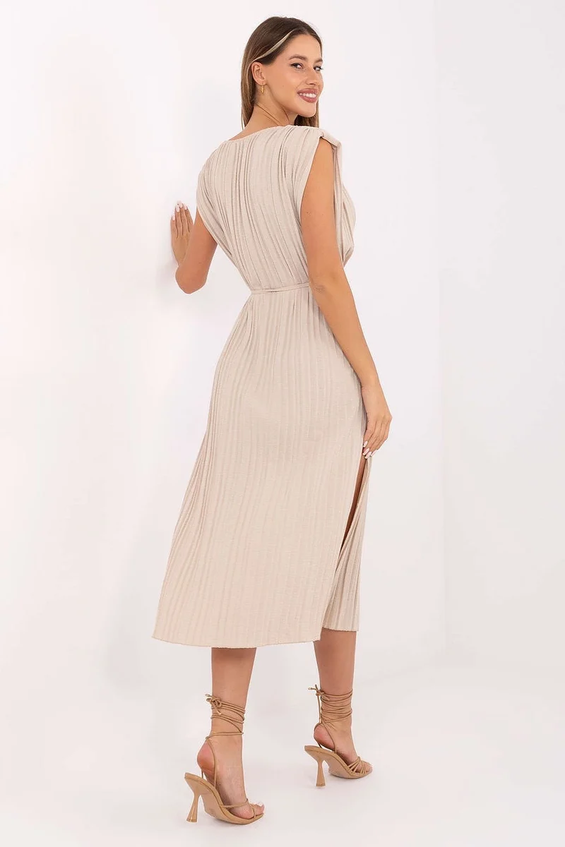 Robe été beige plissée sans manches