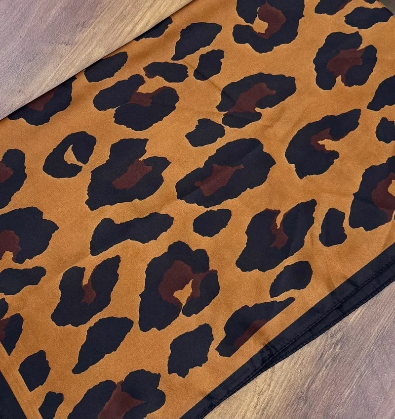 Foulard carré Pablo caramel
