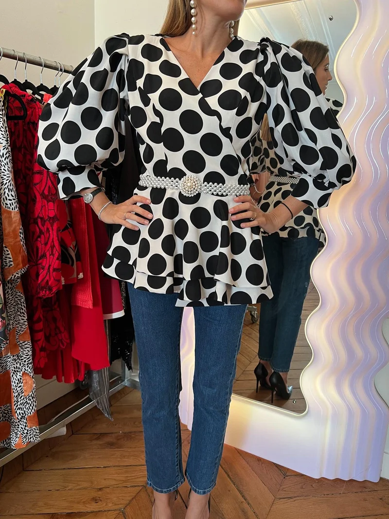 Top blanc à pois noir