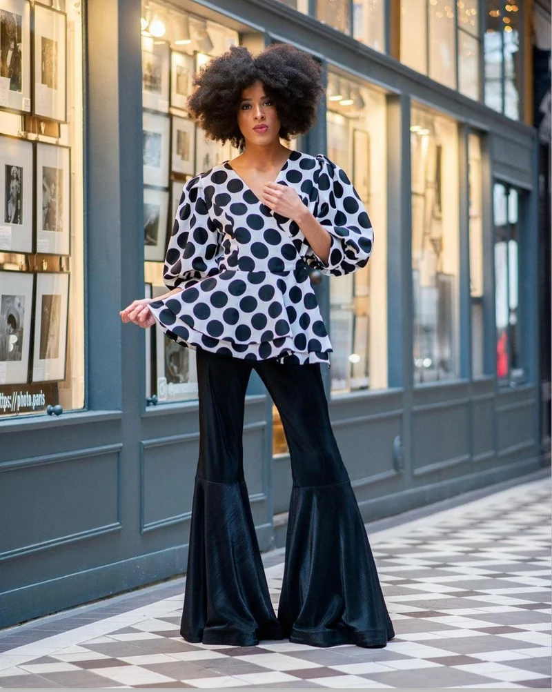 Pantalon noir évasé